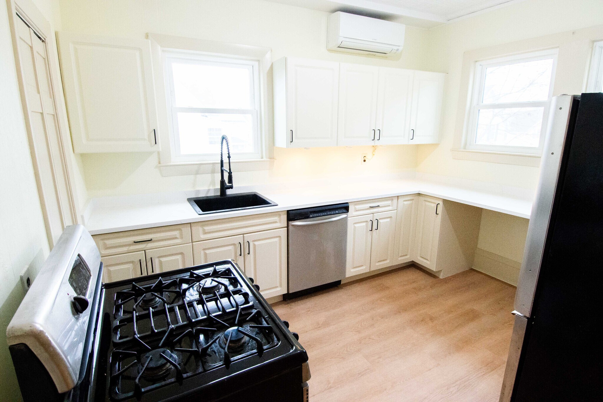 Building Photo - 235 Mount Hope St