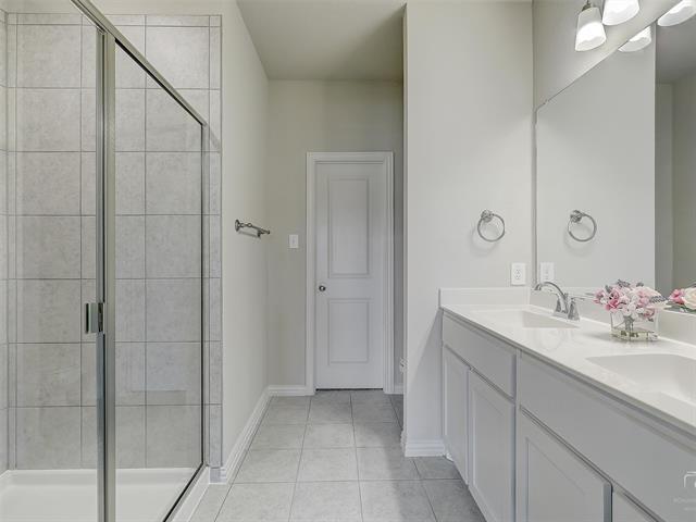 Building Photo - 3337 Solana Cir