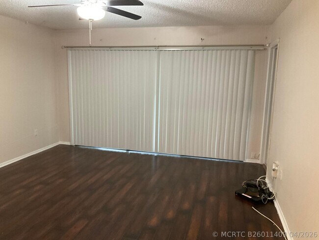 Building Photo - 4008 Inverrary Dr