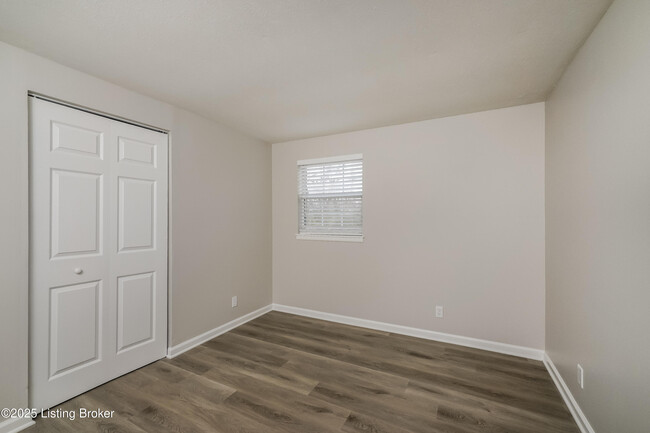 Building Photo - 5414 Robinwood Rd