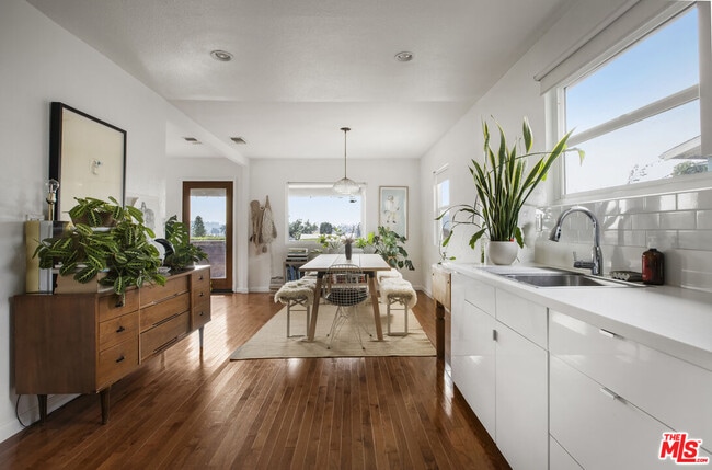 Building Photo - 5215 Almaden Dr