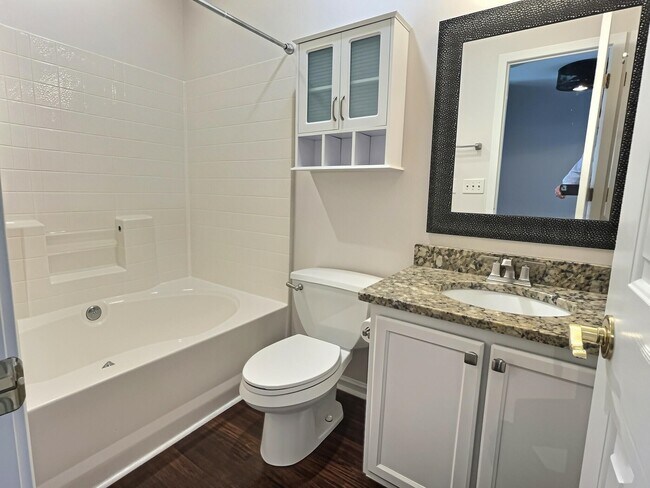Building Photo - 6500 Colonial Dr