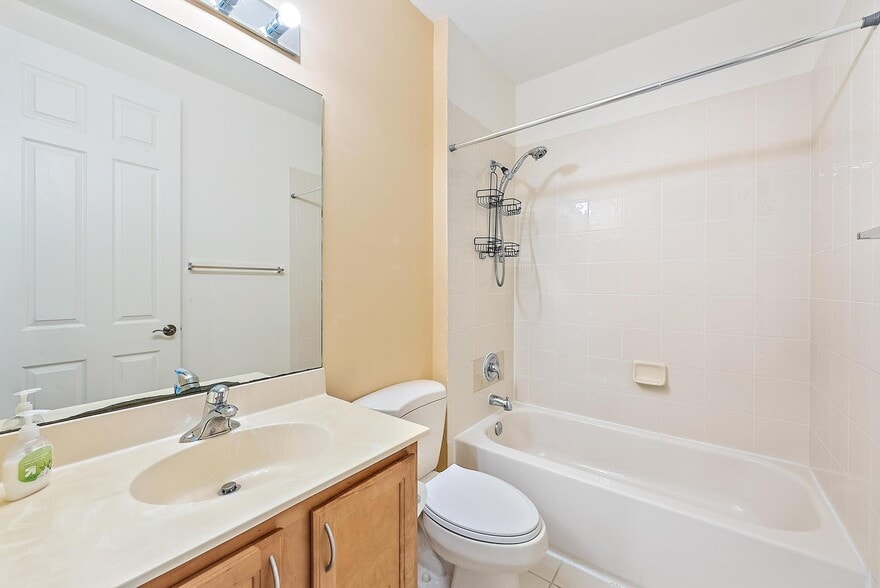 Building Photo - 770 Millbrae Ct