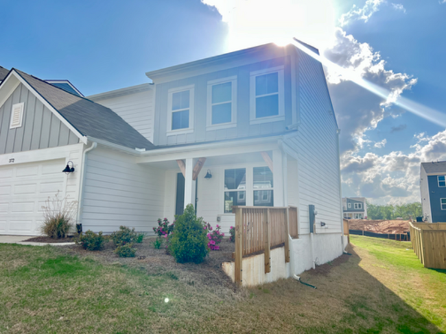 Building Photo - 372 Traminer Wy