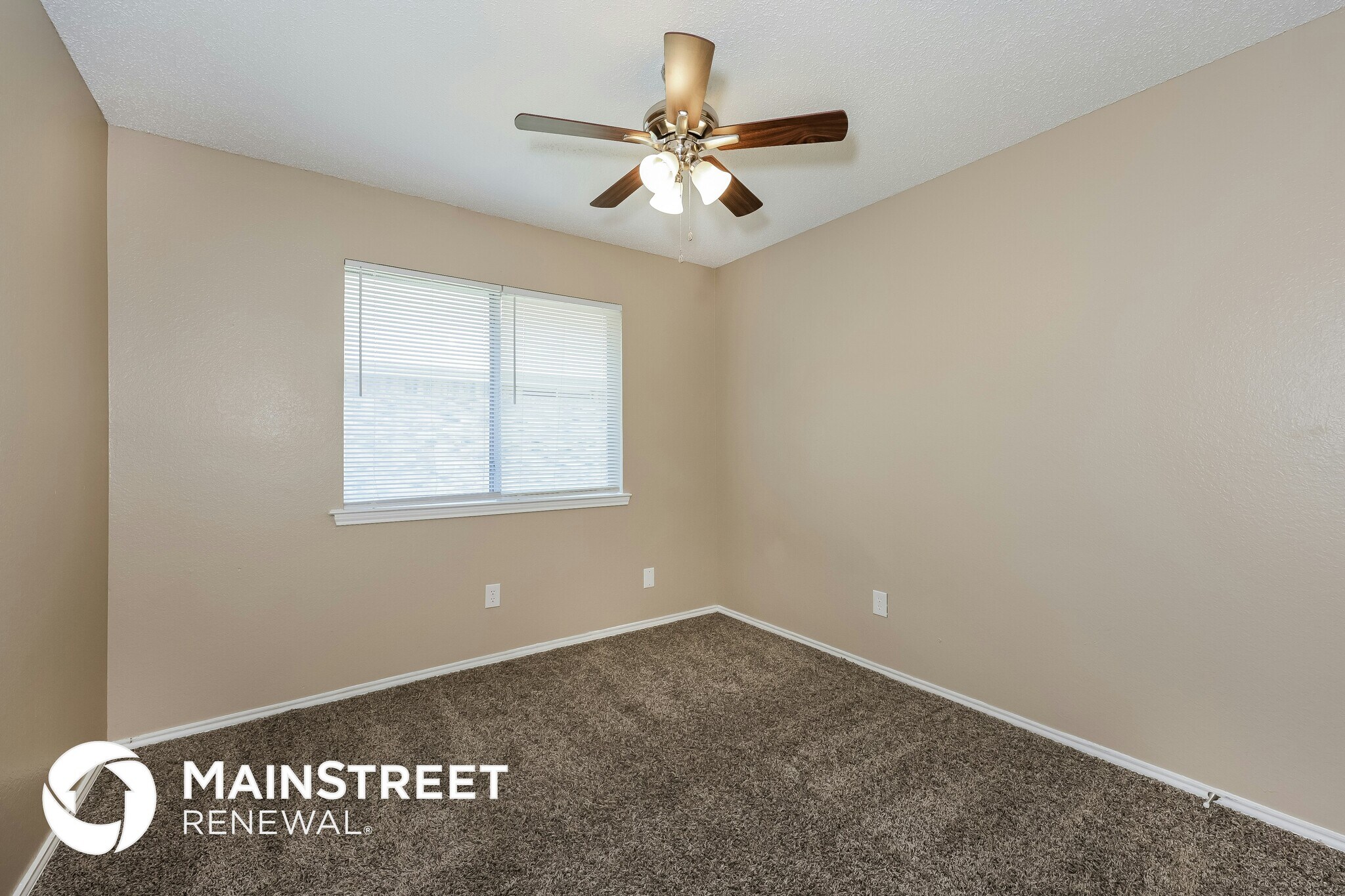 Building Photo - 521 Redbud Dr