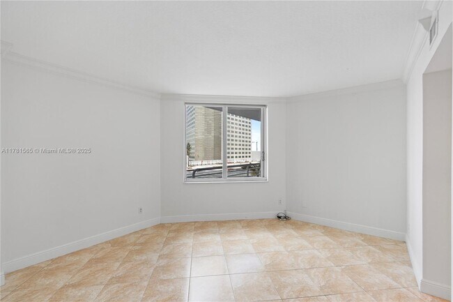 Building Photo - 325 S Biscayne Blvd