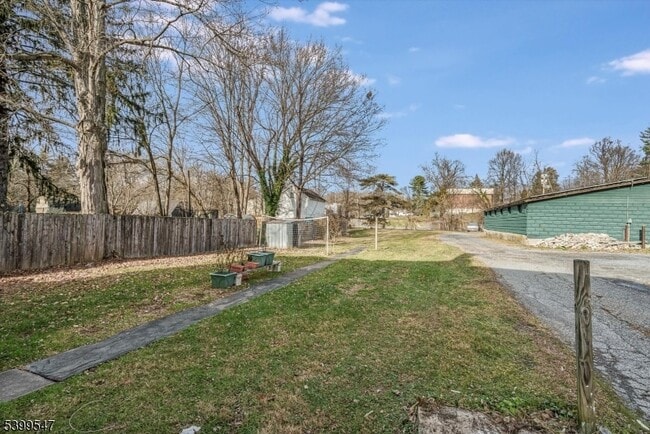 Building Photo - 239 Water St