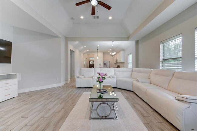 Building Photo - 3805 Shelby Cir