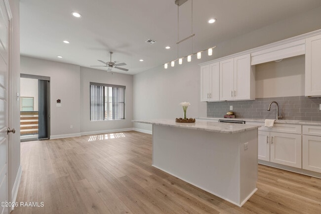Building Photo - 102 Canvasback Dr