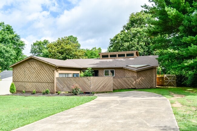 Building Photo - 1818 W Ora Dr