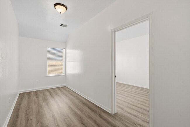 Building Photo - 21635 Alta Peak Way
