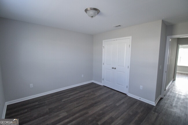 Building Photo - 124 Callaway Cres