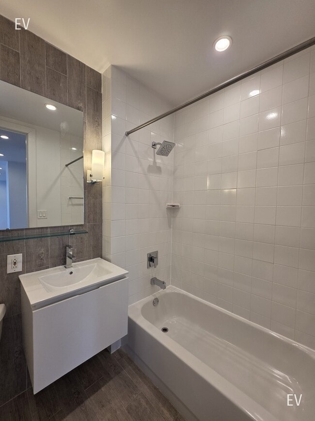 Building Photo - 50 Murray-ev1402