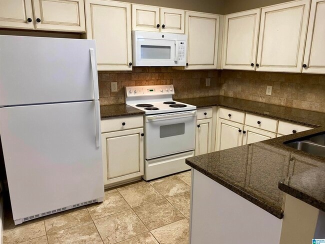 Building Photo - 2032 Stone Brook Dr