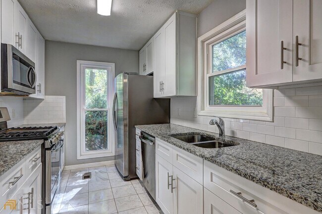 Building Photo - 2700 Creekview Point NW