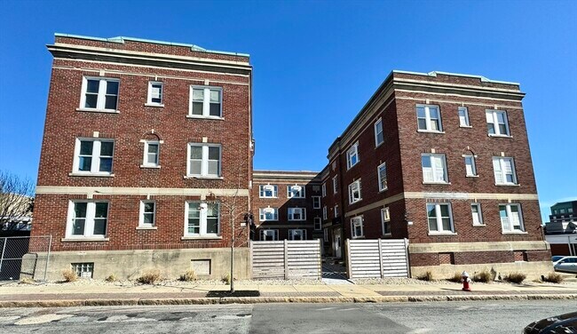 Primary Photo - 189 Elm St