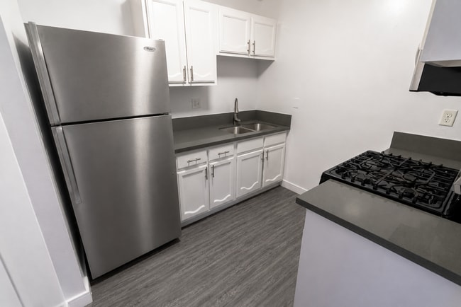 Interior Photo - 1944 Whitley Ave.