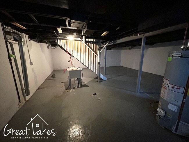 Building Photo - 21565 Blackmar Ave
