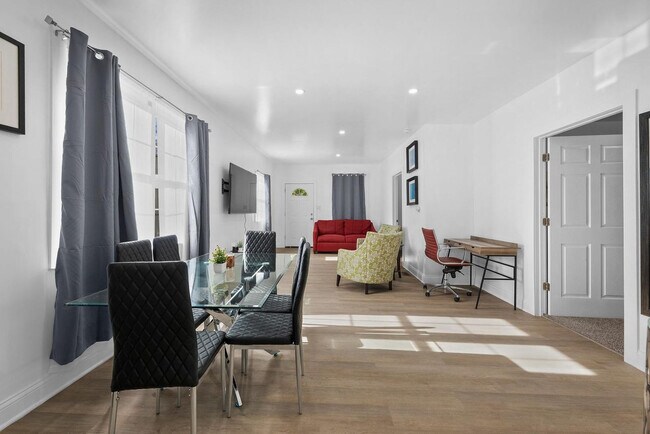 Primary Photo - 4878 Tarnow St