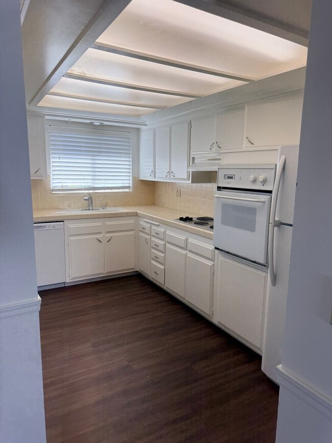 Building Photo - 55 plus community One Bed condo for rent Menifee