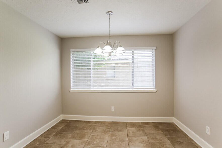 Building Photo - 7526 Shoshone Dr