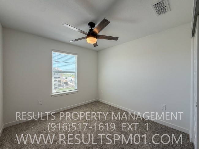 Building Photo - Brand new 3 Bedroom home. Wonderful amenities!