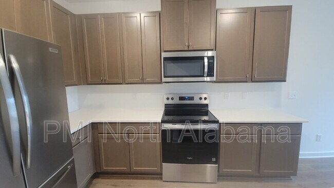 Building Photo - 7582 Discovery Pt Dr NW