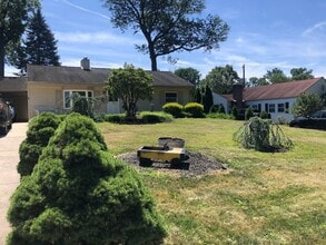 Building Photo - Great Family Home! 3 Bedroom/1 Bath Home o...