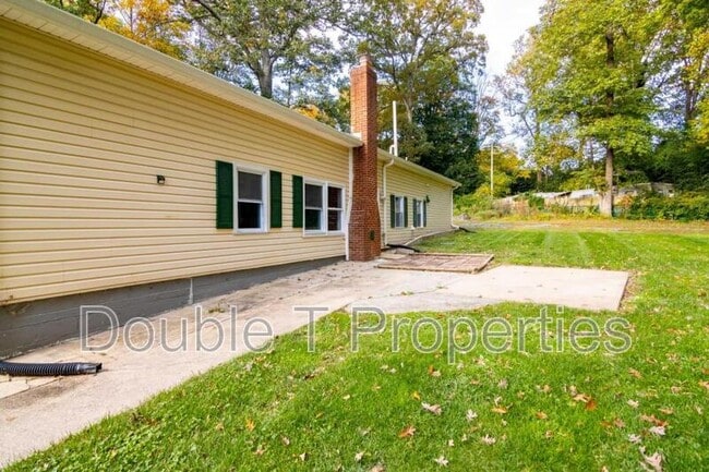 Building Photo - 3405 Pebble Dr