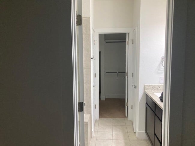 Building Photo - 12410 Maypole Bend