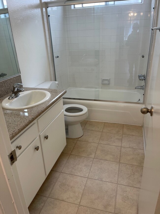 1 Bedroom 1 Bathroom - 1415-1419 Brockton Ave