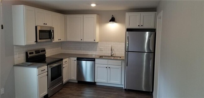 Building Photo - 662 Taylor St