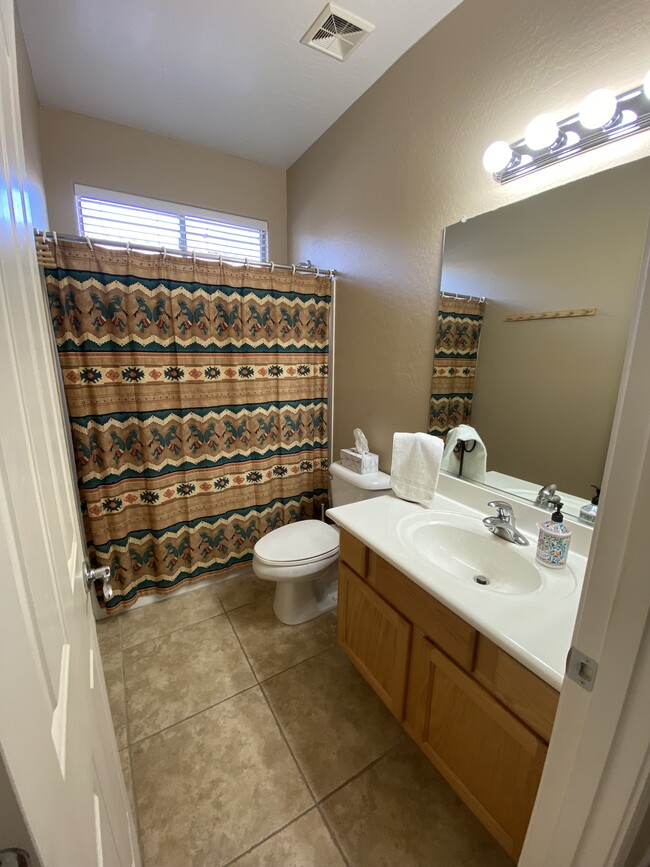 Building Photo - 6579 S Classic Way