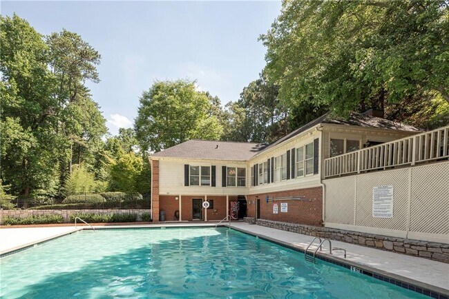 Building Photo - 25309 Plantation Dr NE