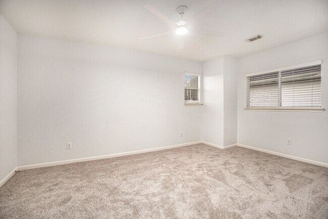 Building Photo - 3811 Misty Falls Ln