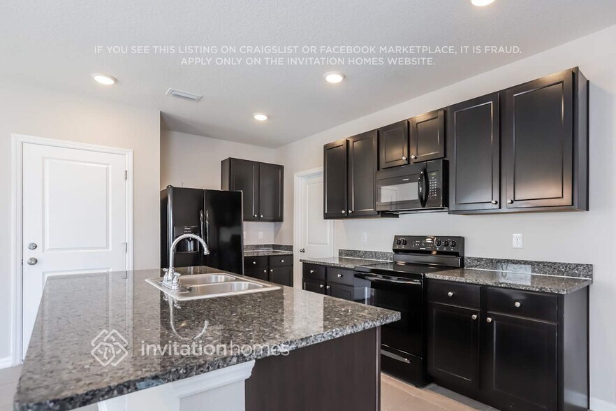 Building Photo - 4216 Willow Hammock Dr