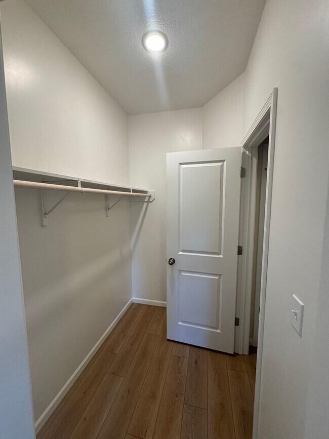 Building Photo - 4919-4921 Silver Mill Dr.