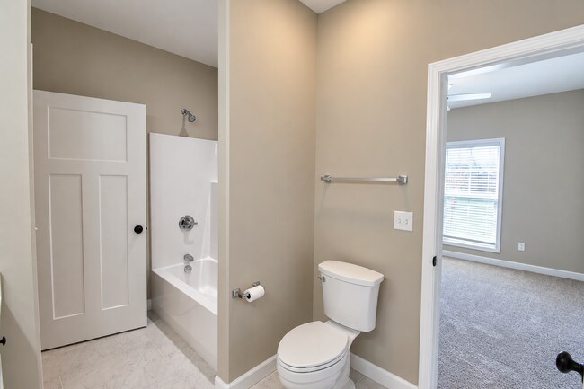 Building Photo - 1407 Brook Hill Drive
