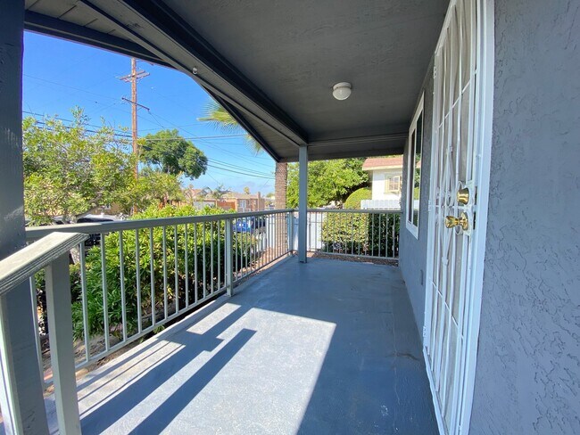 Building Photo - Great Normal Heights Location! IN UNIT Washer/Dryer, 2 Covered Parking Spots, Storage Locker!