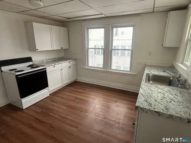 Building Photo - 189 East Rd