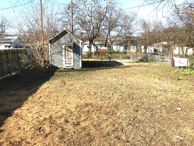 Building Photo - 406 Turner St