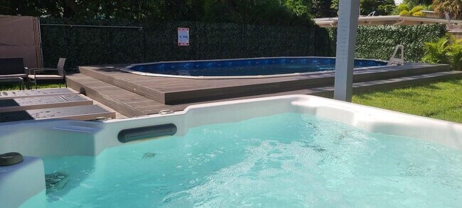 Building Photo - 1510 S 20th Ave