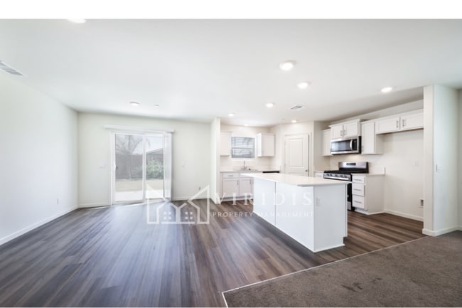 Building Photo - 5917 Vespucci Ave
