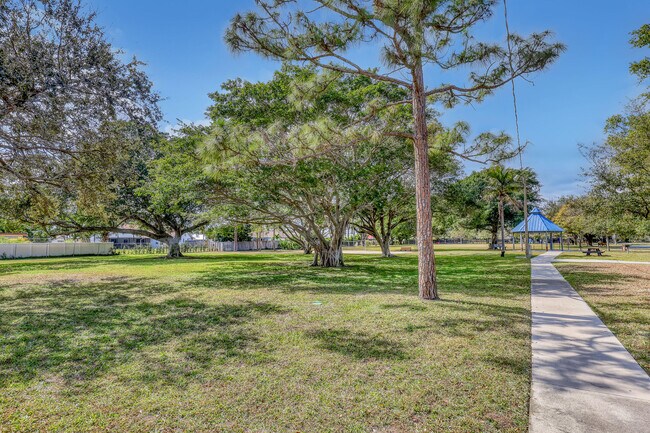 Building Photo - 1210 Skylark Ln