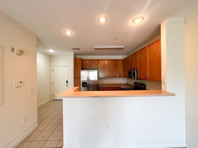 Building Photo - B2808