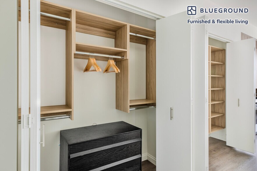 Building Photo - 1000 S Michigan Ave