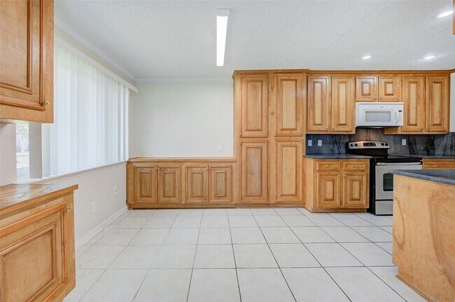 Building Photo - 12028 Mighty Oak Dr