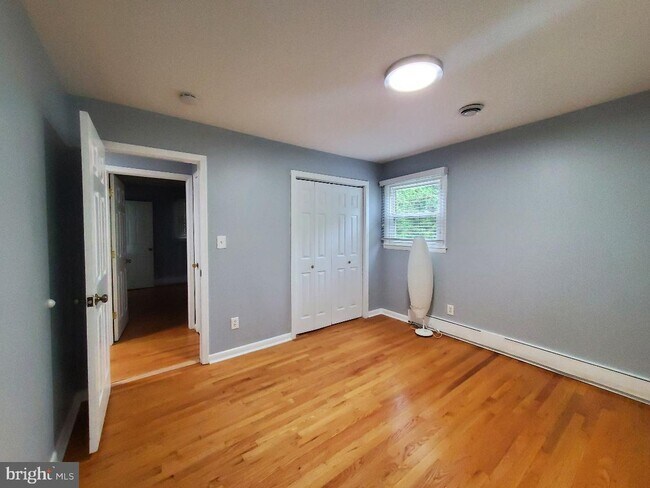 Building Photo - 4802 S Haven Dr