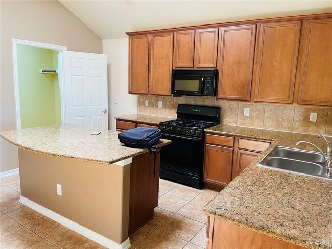 Building Photo - 10723 Lake Riata Ln