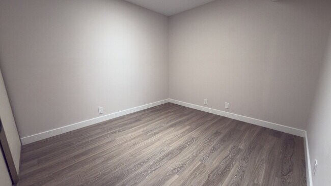 Building Photo - "Charming 1-Bedroom Condo Oasis in Phoenix - Your Perfect Urban Retreat!"